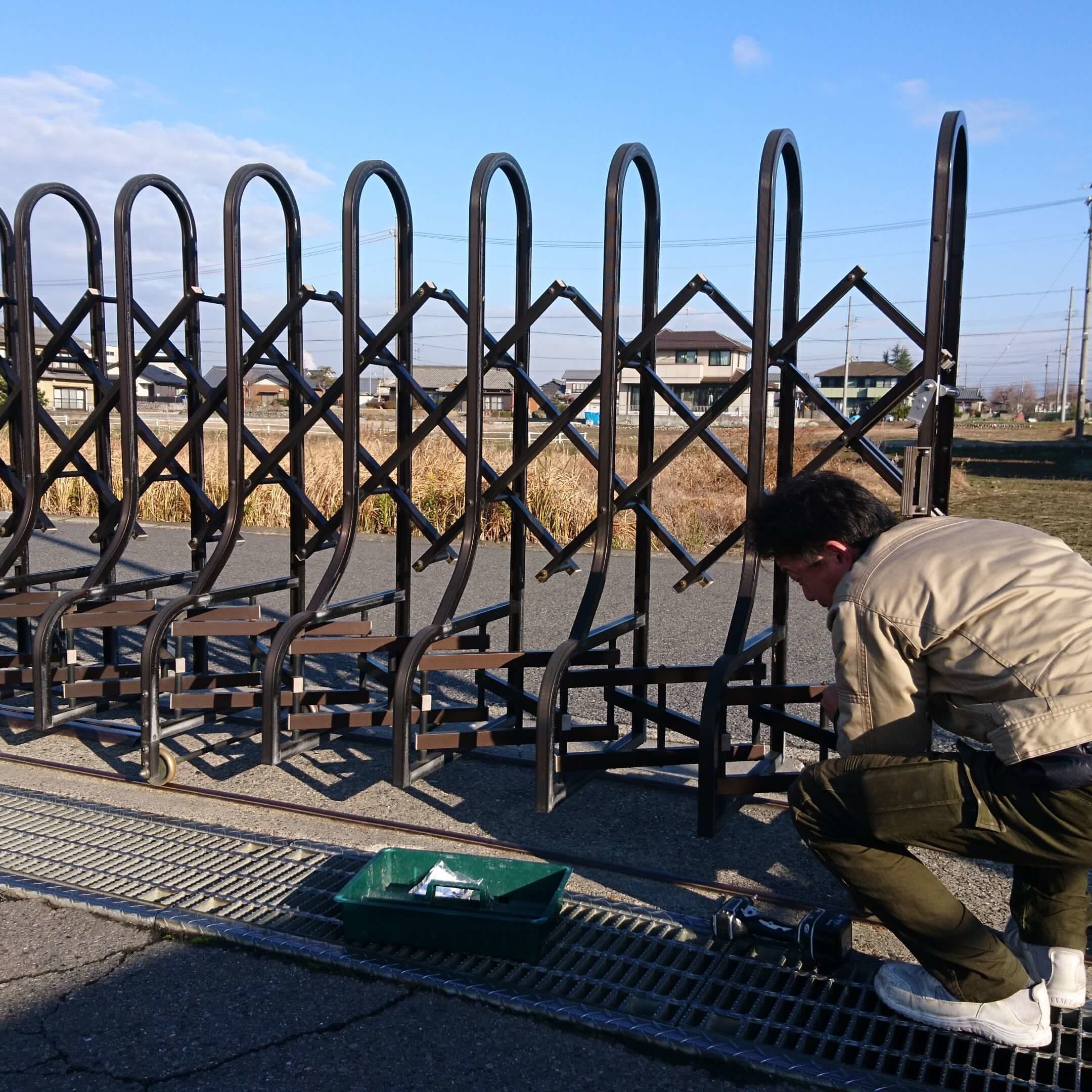 大型引戸門扉修理 名古屋市中区 | 大型引戸門扉修理ならエクステリアの窓口名古屋市中区