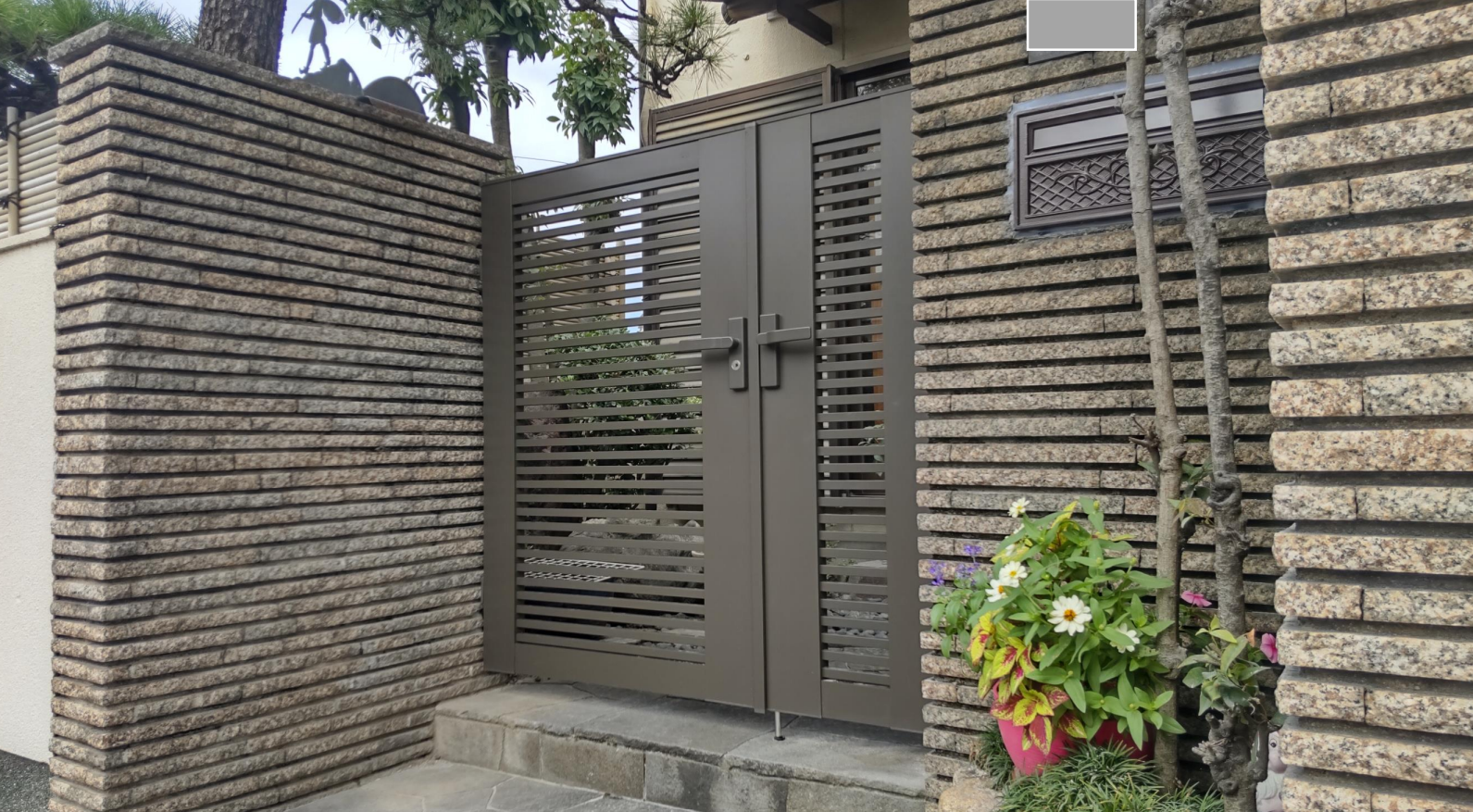 親子開き門扉の取替え 名古屋市中区 | 門扉の取替えならエクステリアの窓口名古屋市中区